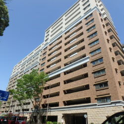 ＜福岡市中央区赤坂3丁目、3LDK(150㎡超)・角部屋・内装リノベーション物件◎＞ コアマンションけやき通りプレジオ 10階部分